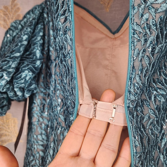 AIDAN MATTOX Long Plunge Neck Off Shoulder Evening Gown - Picture 15 of 16